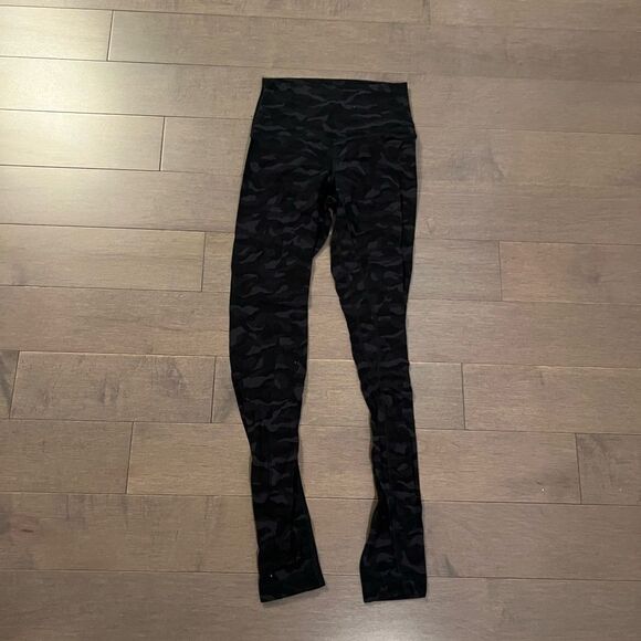 Lululemon Base Pace High-Rise Legging 28" - Picture 1 of 4